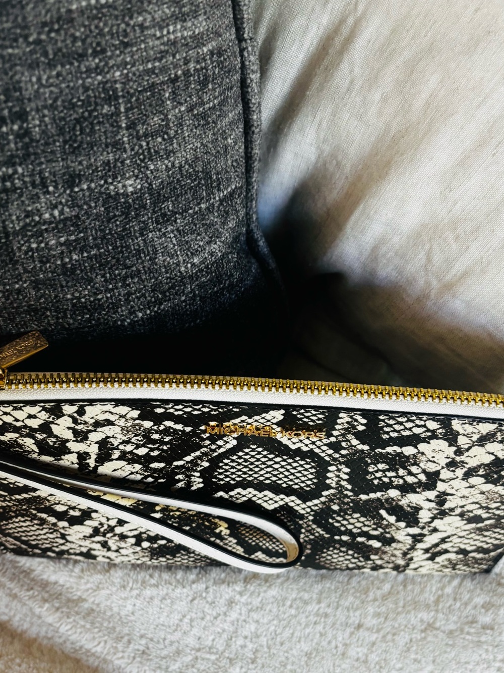 Michael Kors Black & White Snake-Print Wristlet Clutch - Picture 3 of 8